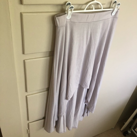 3 for $15✨ Cream High-Low Skirt - Picture 4 of 7